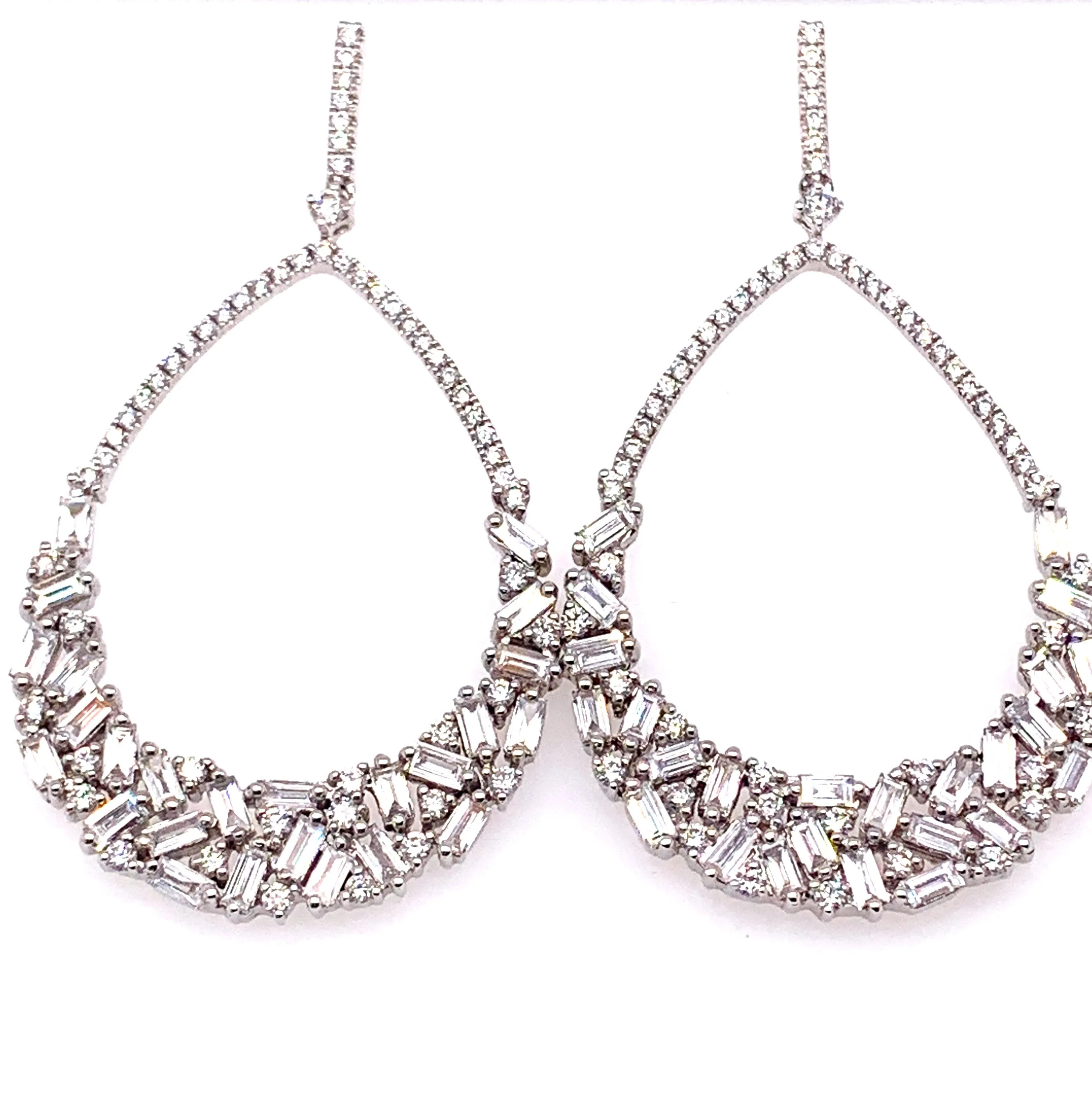 14k White Gold Diamond Drop Earrings