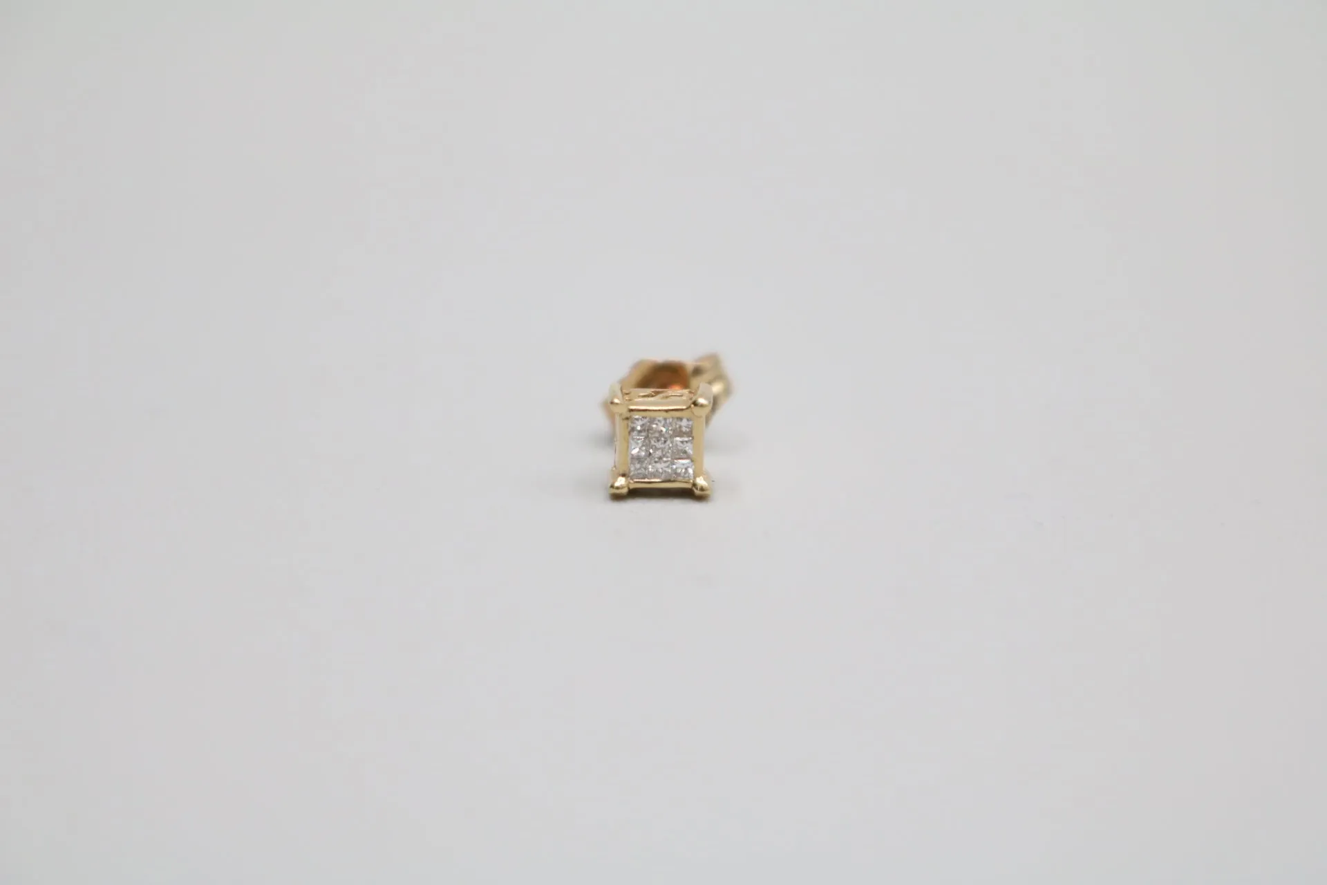 14K Yellow Gold Princess Cut Stud Diamond Earring (.045CTW)