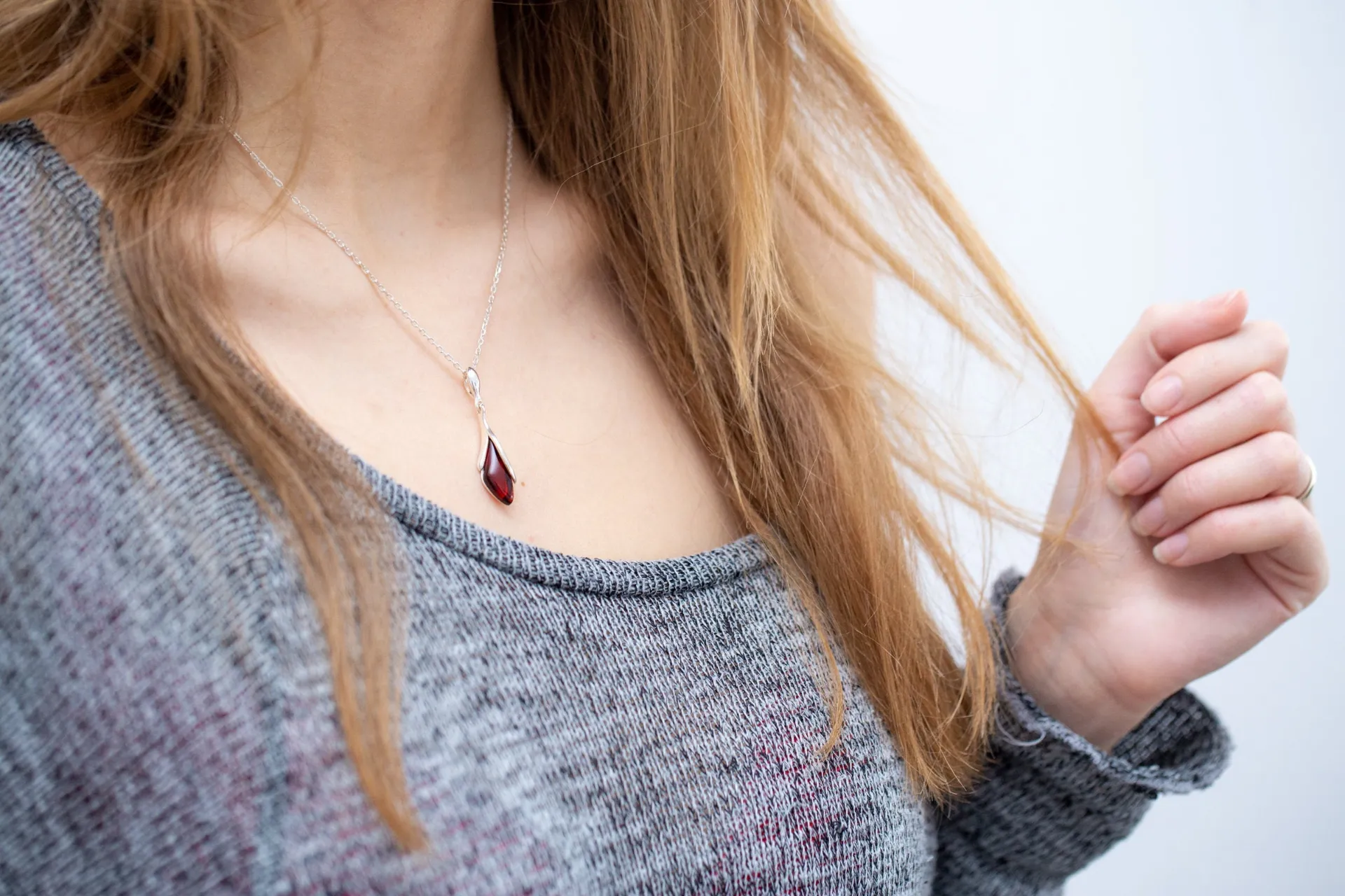 Elegant Subtle Cherry Amber Droplet Pendant – Perfect Everyday Sterling Silver Necklace