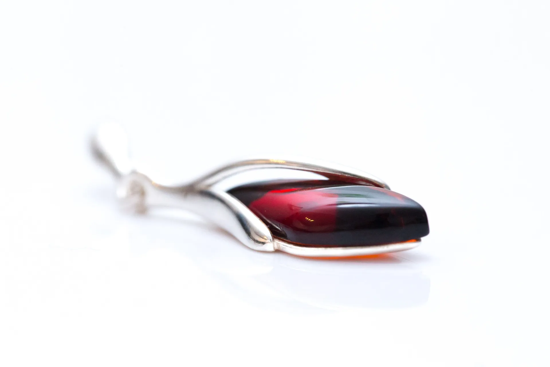 Elegant Subtle Cherry Amber Droplet Pendant – Perfect Everyday Sterling Silver Necklace