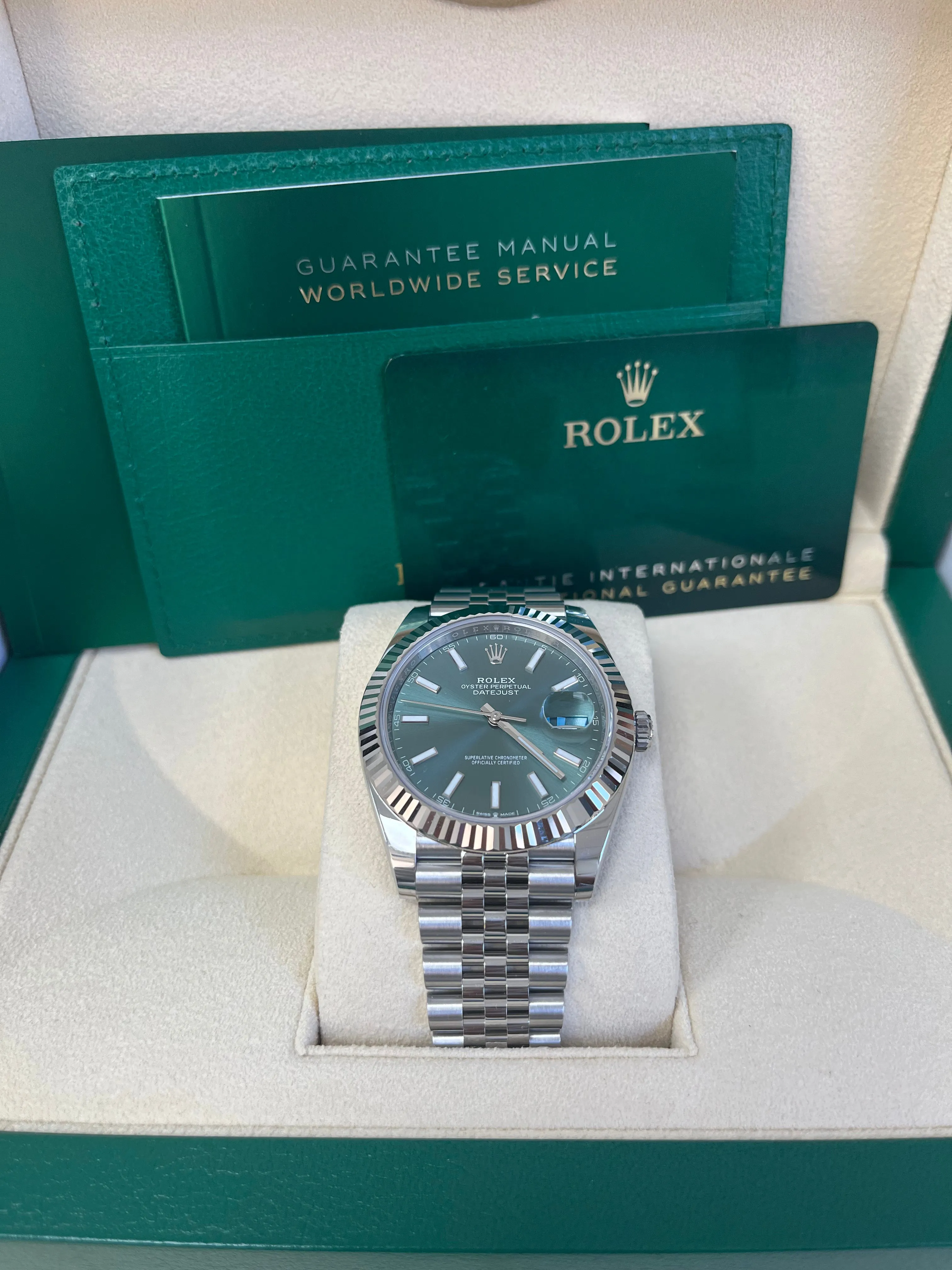 Rolex Datejust Oyster 41 mm Oystersteel Mint Green Dial Fluted Bezel Jubilee Bracelet (Reference # 126334)