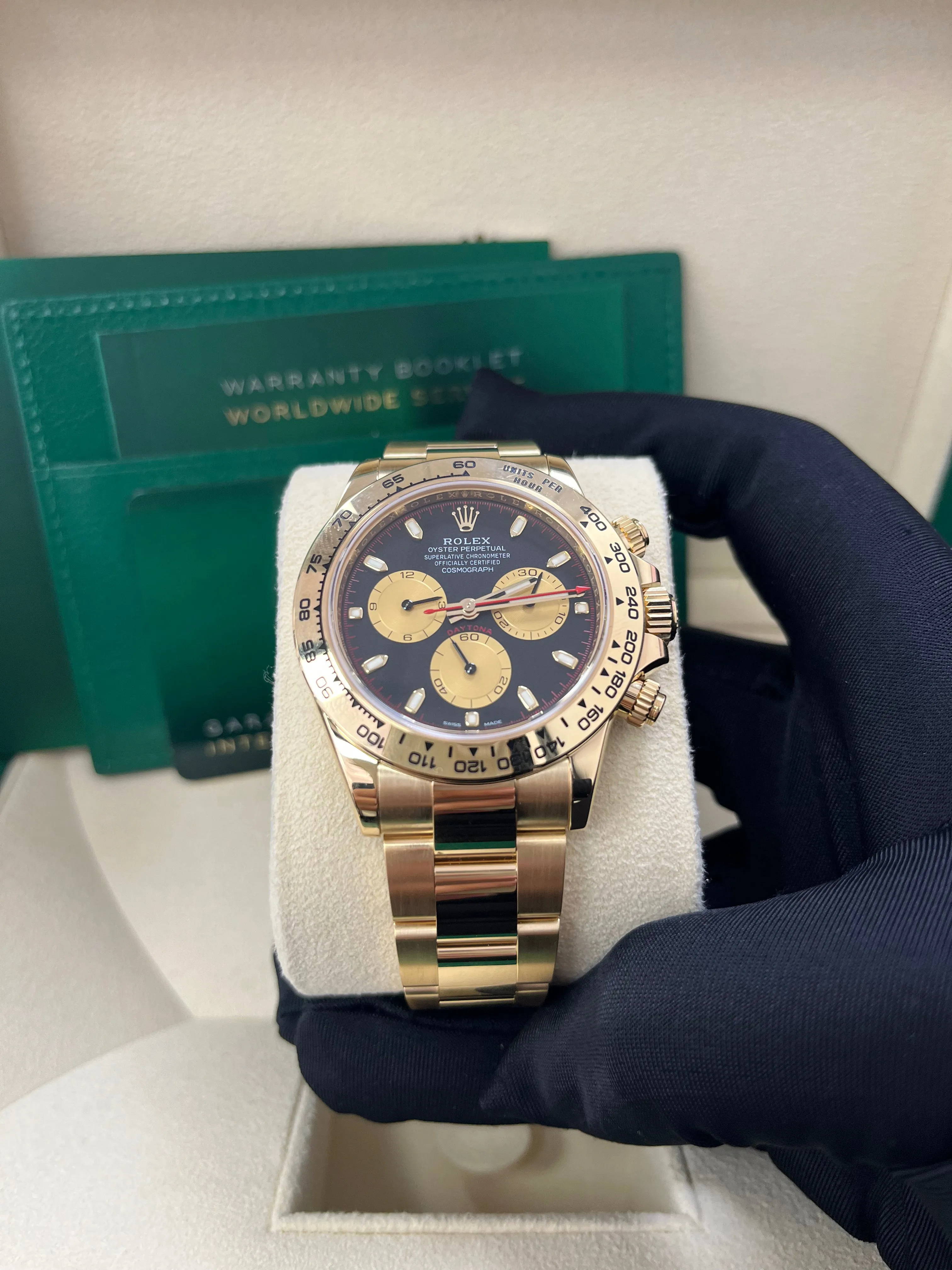 Rolex Daytona Paul Newman Yellow Gold Daytona Black Dial Yellow Subdials 116508