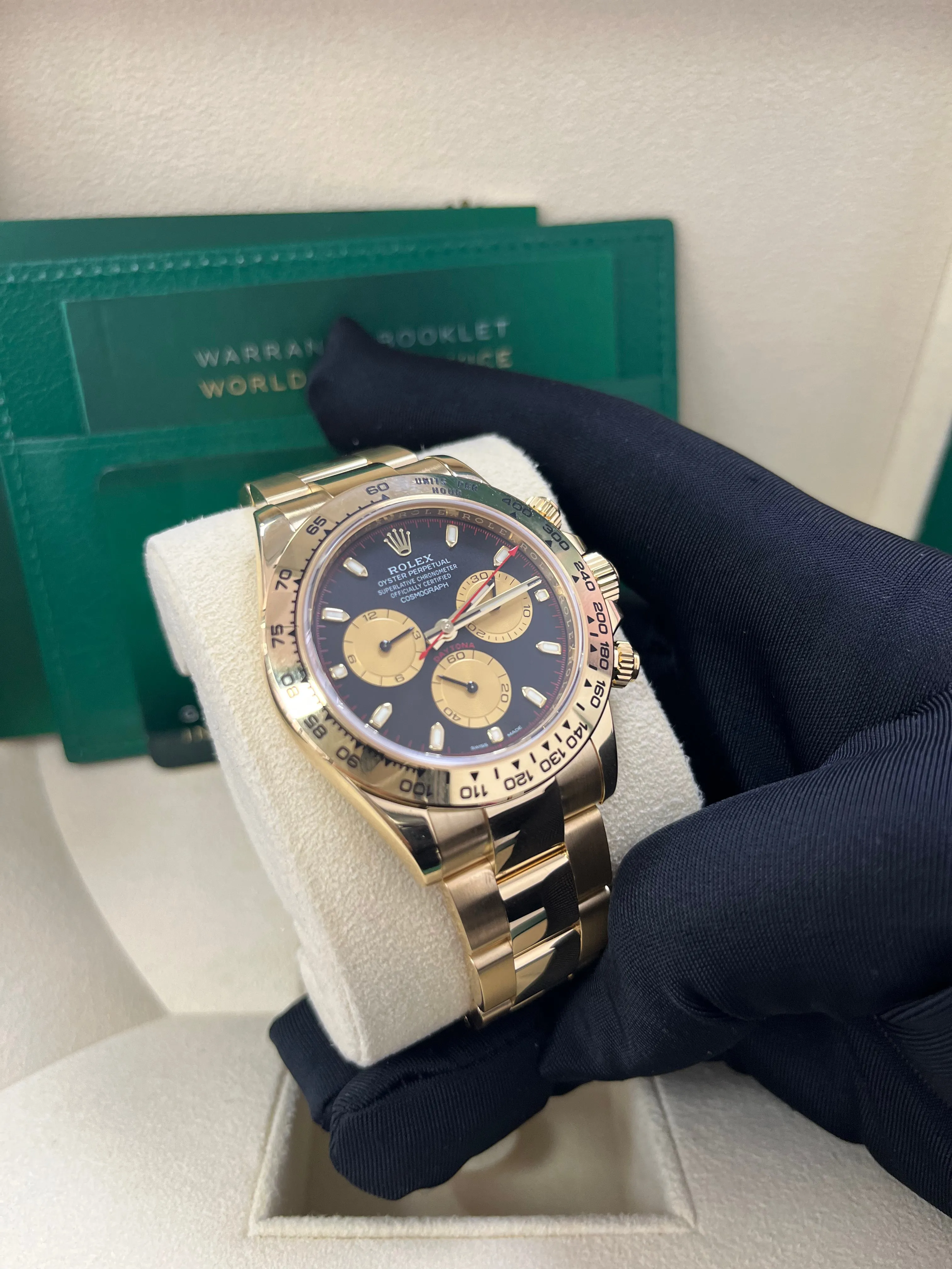 Rolex Daytona Paul Newman Yellow Gold Daytona Black Dial Yellow Subdials 116508