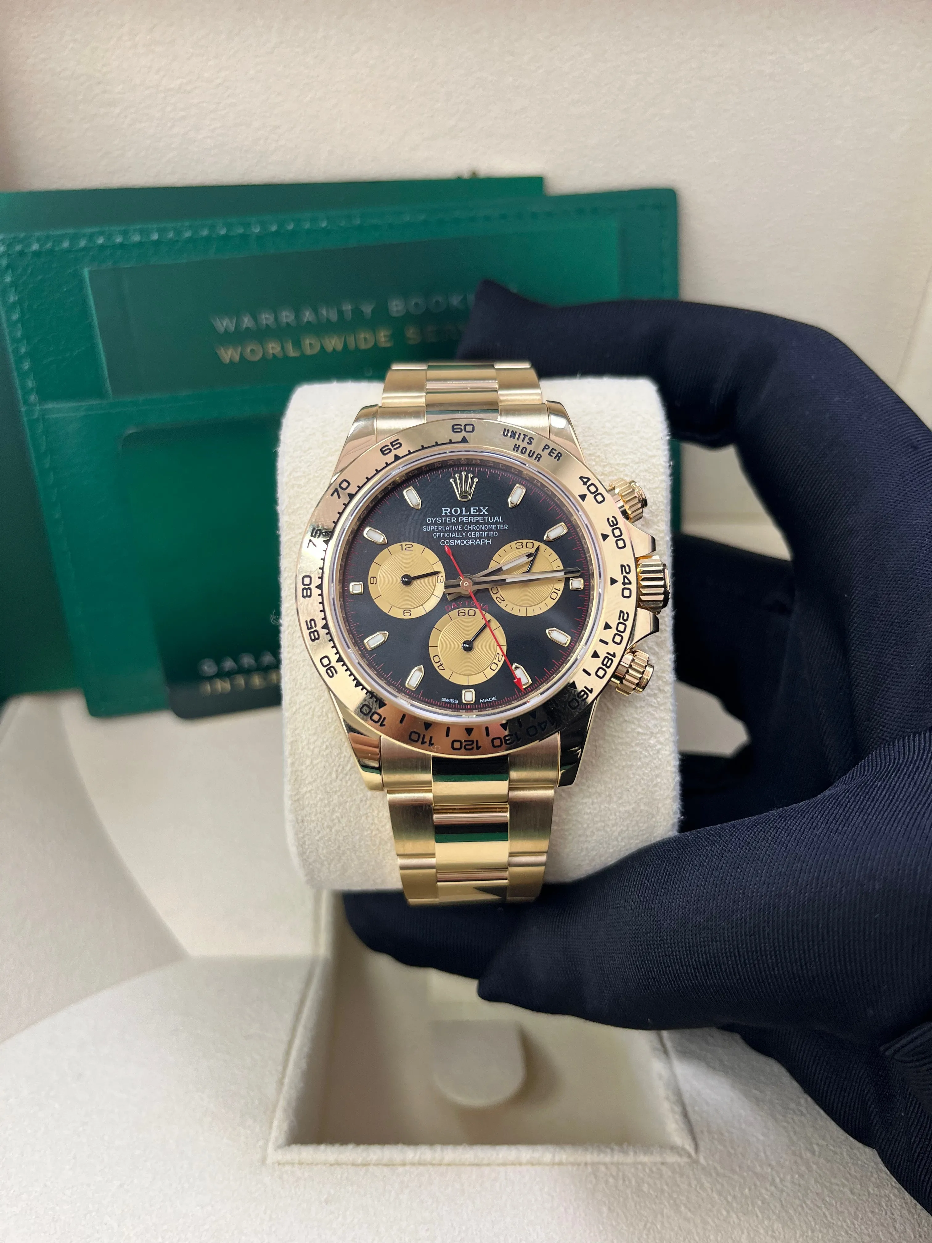 Rolex Daytona Paul Newman Yellow Gold Daytona Black Dial Yellow Subdials 116508