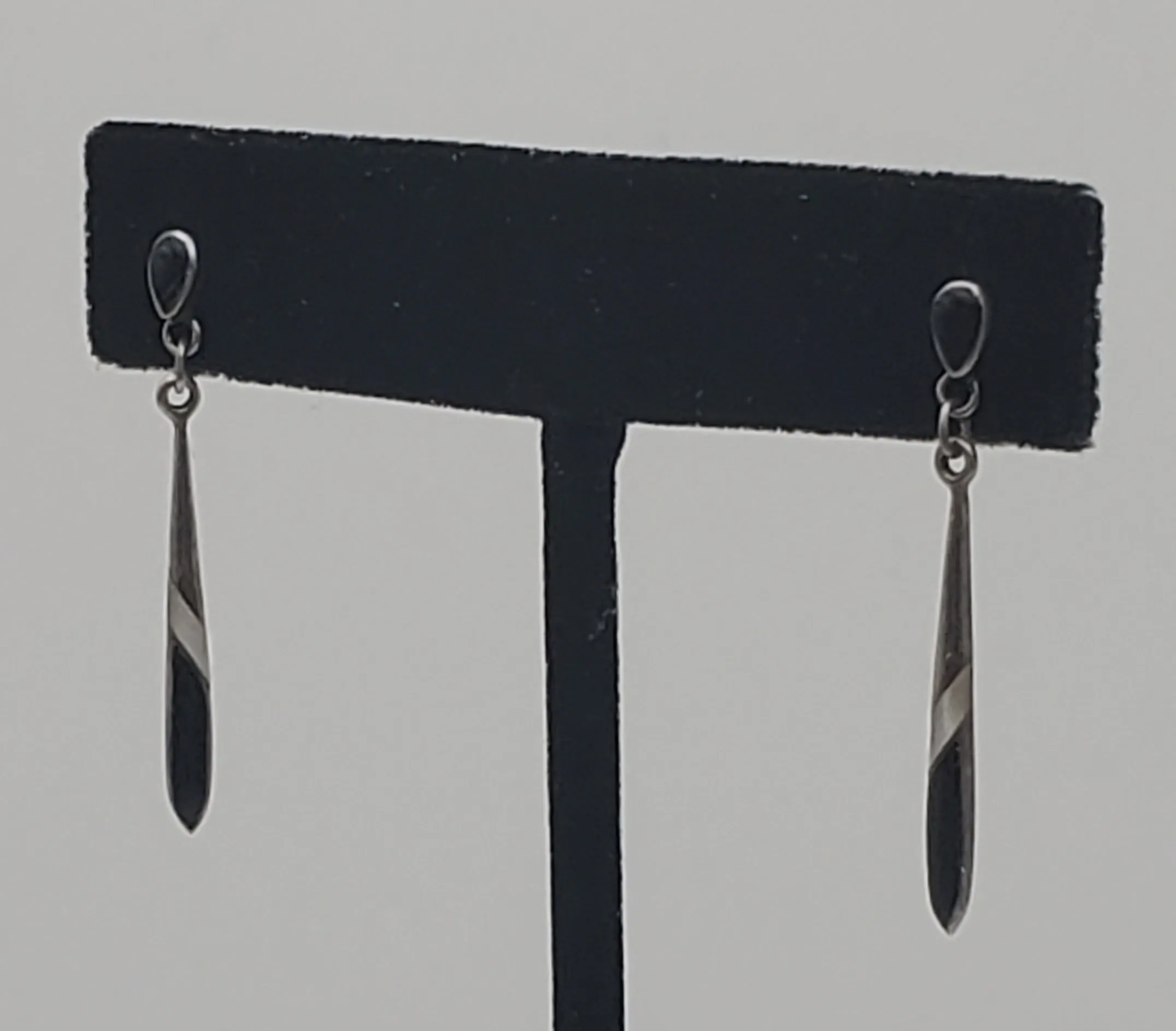 Vintage Black Onyx and Mother of Pearl Dangle Earrings